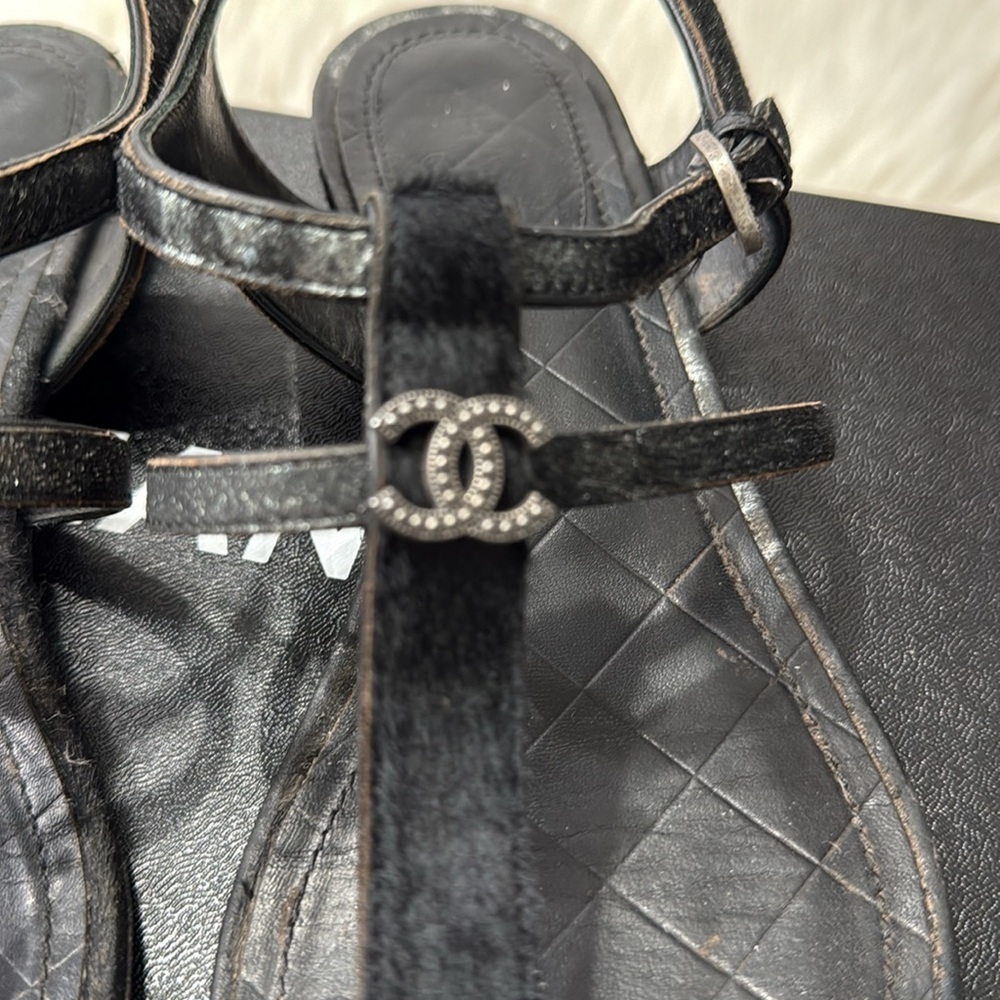 CHANEL Interocking CC Logo T-Strap Sandals - Picture 5 of 16